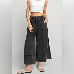 NEW Black Wide Leg Pants Size Medium